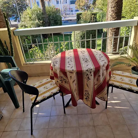 Pres Croisette Beau 2 Pieces 3 Etoiles Apartament